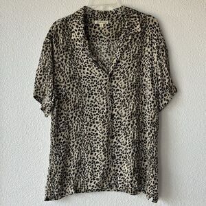 Pac Sun Leopard Print Shirt Short Sleeve Button Down Collar Size M